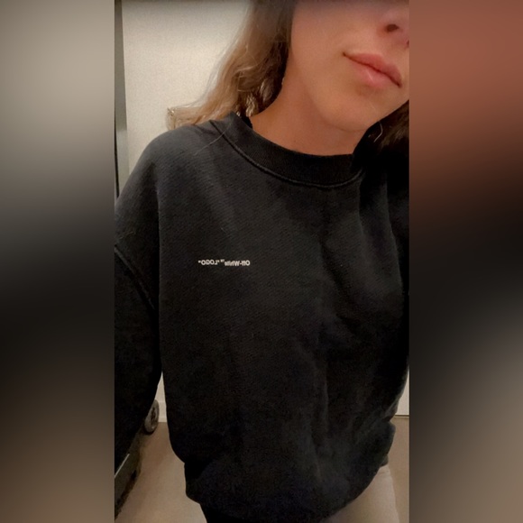 Men’s Off-White Logo Black Crewneck - Elevate Your Streetwear Game! - Picture 3 of 3